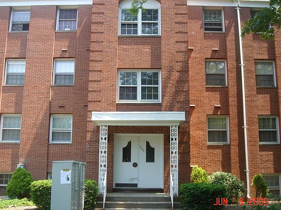2nd image of 725 Whitney Ave APT H2