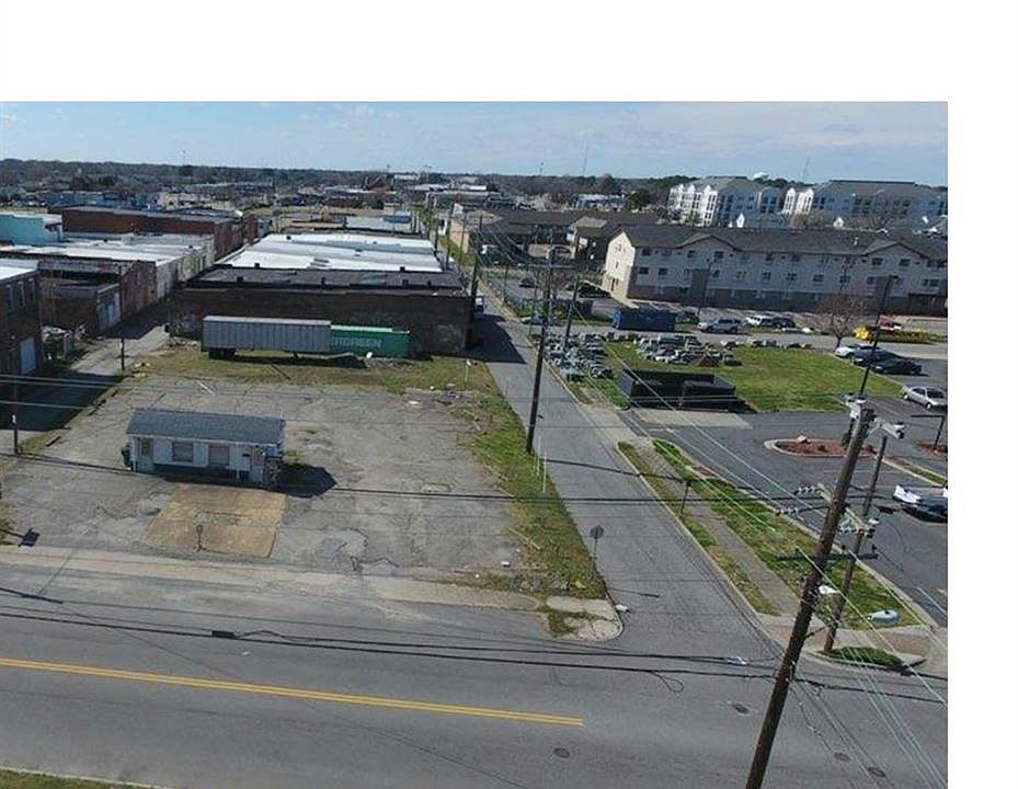2nd image of 454 Chestnut St