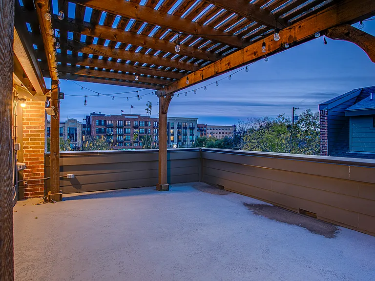 602 Finley Ct — Photo 38