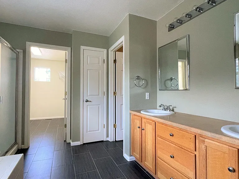 2854 Windridge Cir — Photo 8