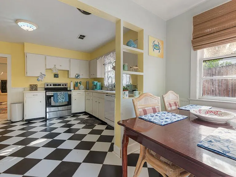 239 Washington St — Photo 20