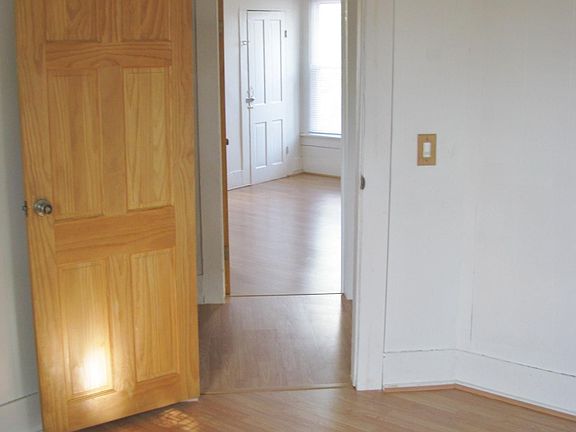 4th image of 307 W Elm St