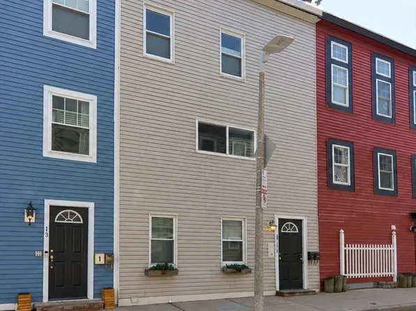 11 Emmet St, South Boston, MA 02127