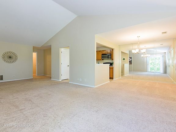 4th image of 8 Aberdeen Ct Unit Z2