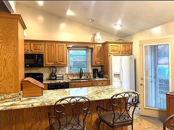 3rd image of 3044 Roselawn Blvd