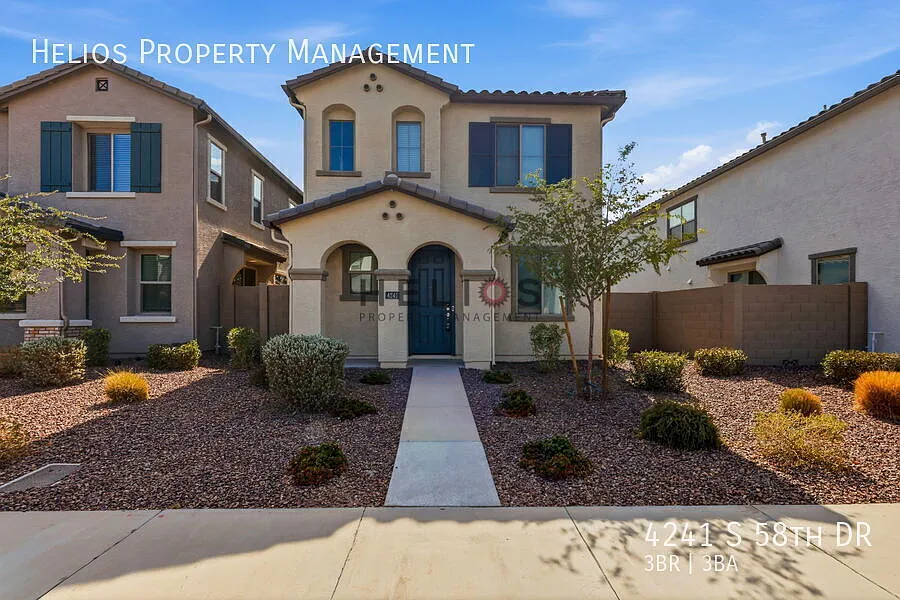 Sunny Phoenix Getaway — Photo 2