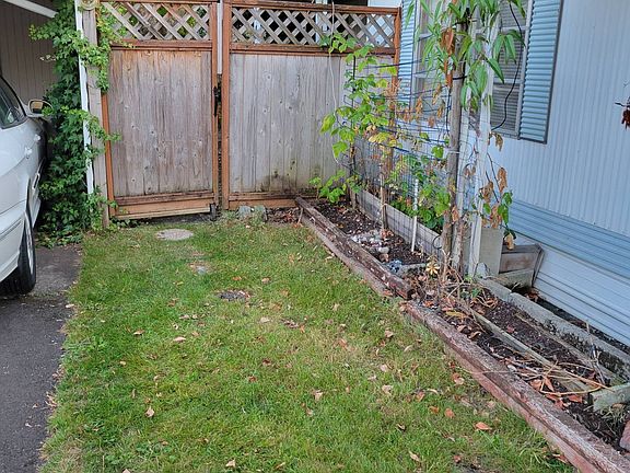 2nd image of 3909 E Fourth Plain Blvd Unit 20