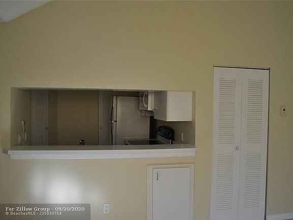 2nd image of 1091 Coral Club Dr #1091