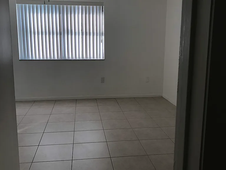 10621 SW 113th Pl — Photo 21