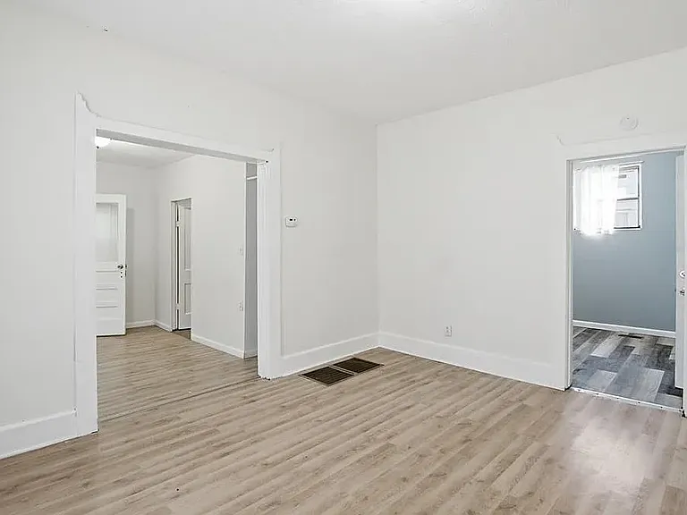 2605 Washington Ave — Photo 6