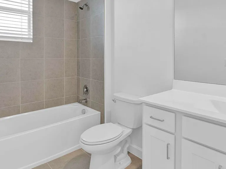 380 SE Crossoak Ln — Photo 14