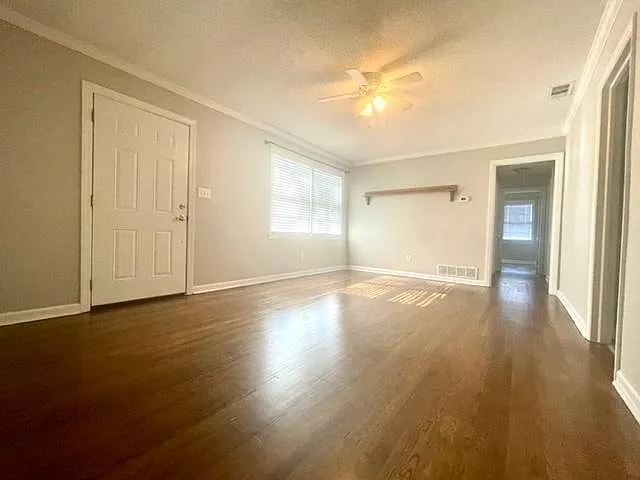 2114 E 62nd St — Photo 3