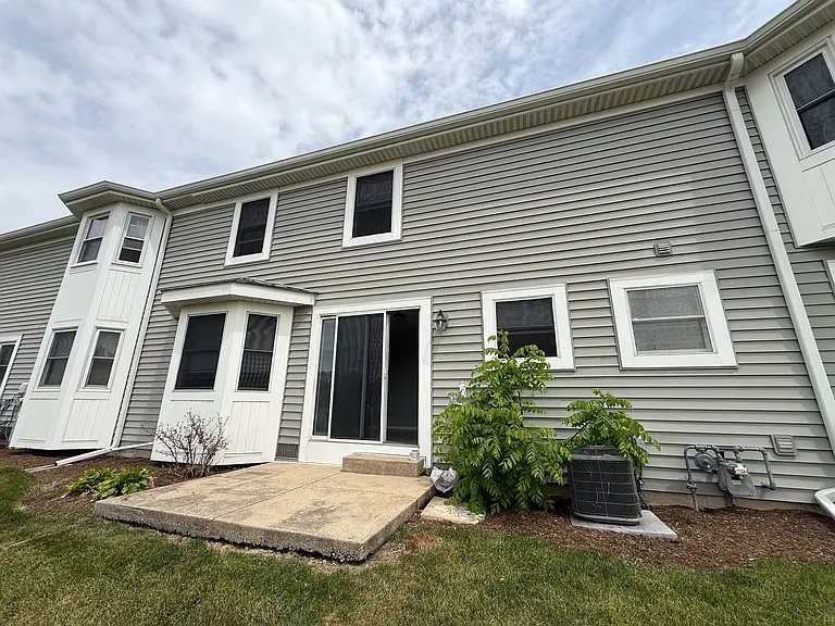 725 Daybreak Ln — Photo 9