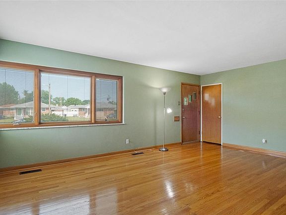 2nd image of 7242 Maeze Ct