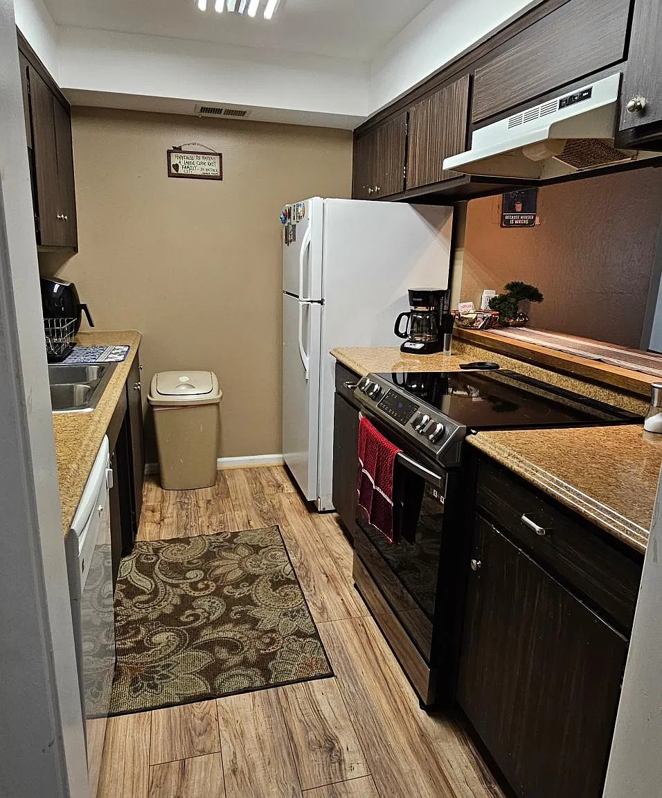 1168 Herbert Ave — Photo 4