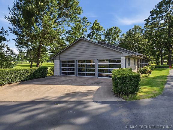 4th image of 3733 E Harris Rd