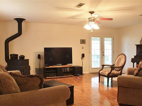 3rd image of 505 Branch Cir W