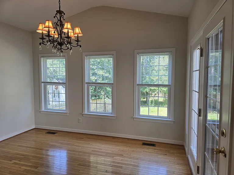 9521 Pine Trails Ct — Photo 10