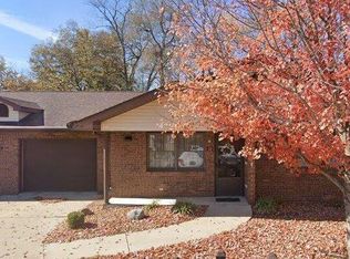 10 Kaeser Ct, Highland, IL 62249