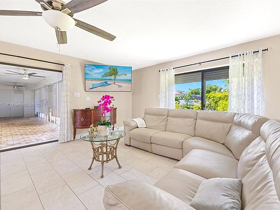 5th image of 909 Big Pine Way #909