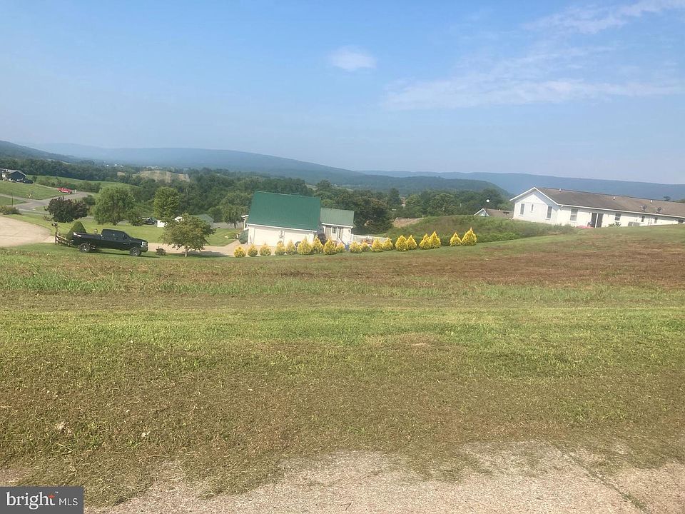 1st image of 33 Hill Crest Dr