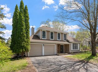 13967 Wellington Dr, Eden Prairie, MN 55347