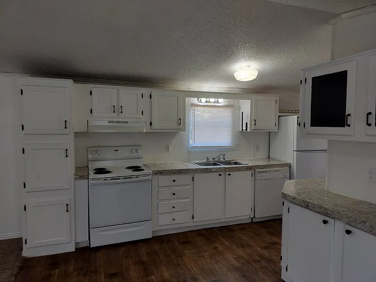 3328 Keith Ave — Photo 3
