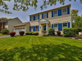 4893 Waterford Dr, Macungie, PA 18062