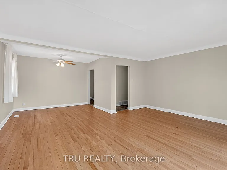 407 Peach Tree Ln #3 — Photo 6