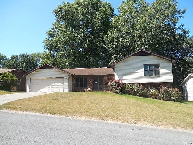 1st image of 605 Red Bud Cir