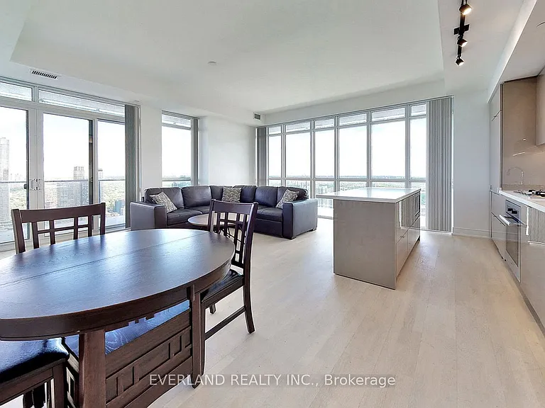 7 Grenville St #6105 — Photo 17