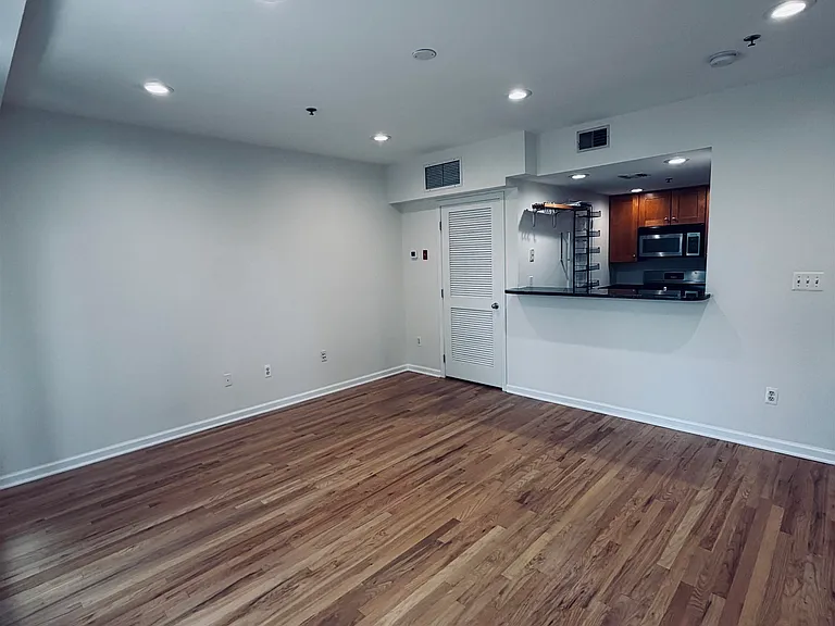 920 Jefferson St #303 — Photo 12