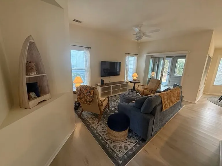 60 Padgett Dr — Photo 3