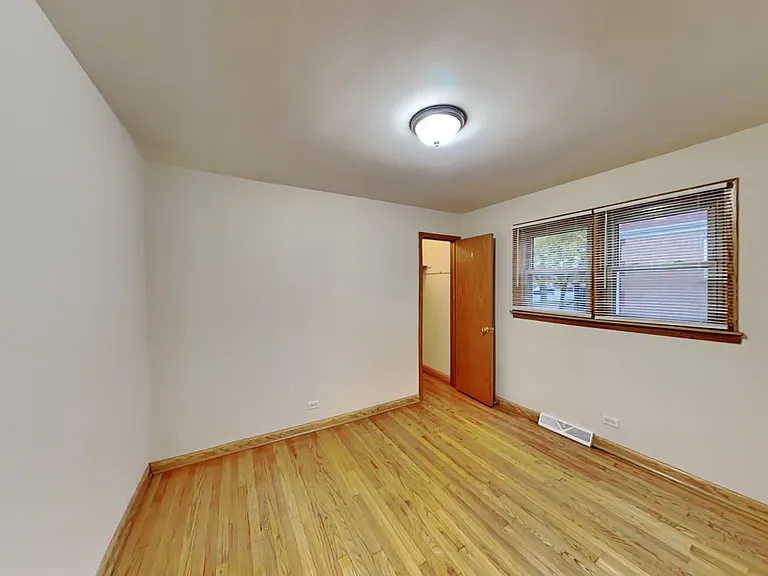 10800 S Tripp Ave — Photo 11