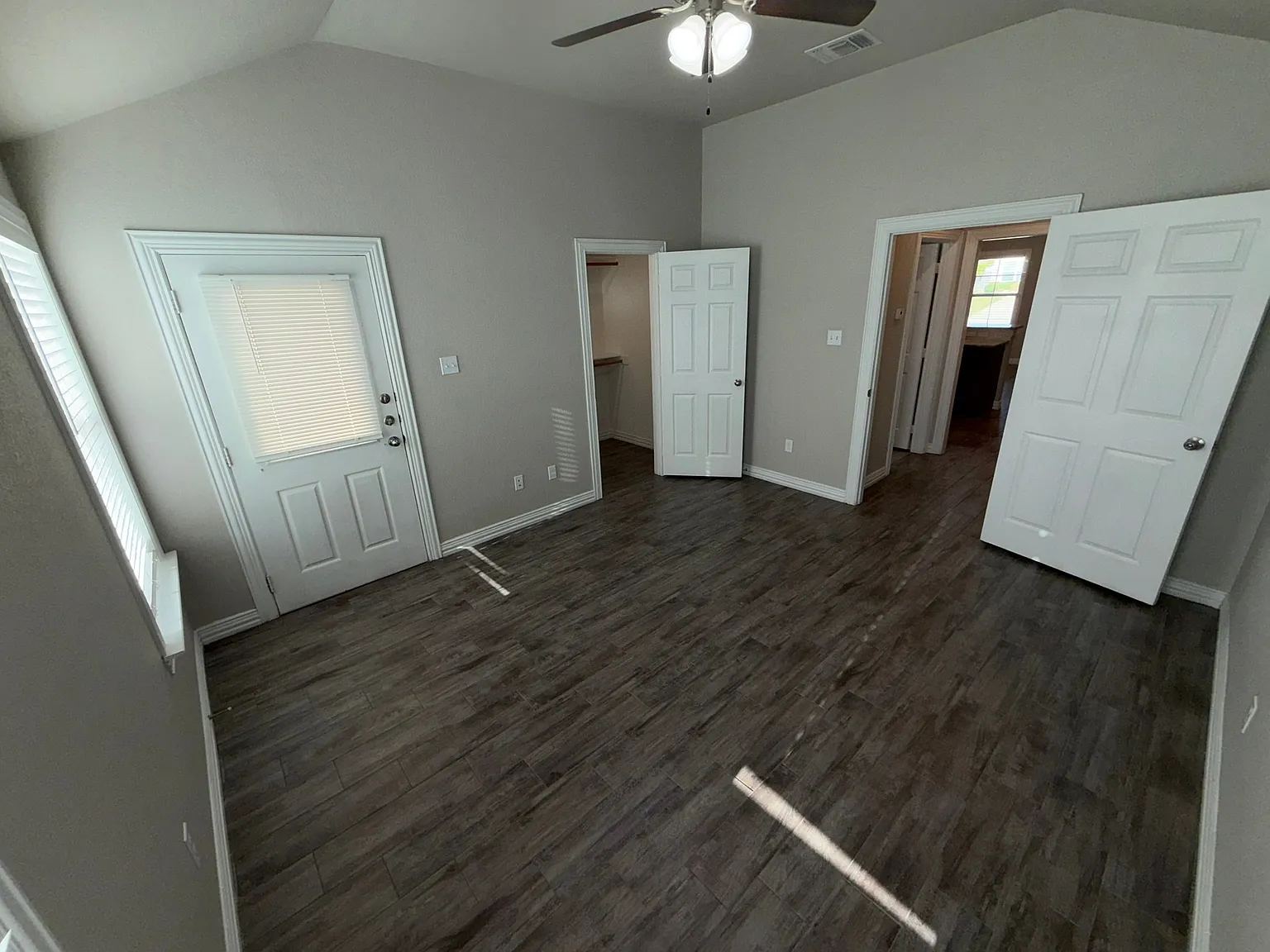 3329 Berkshire Drive — Photo 3