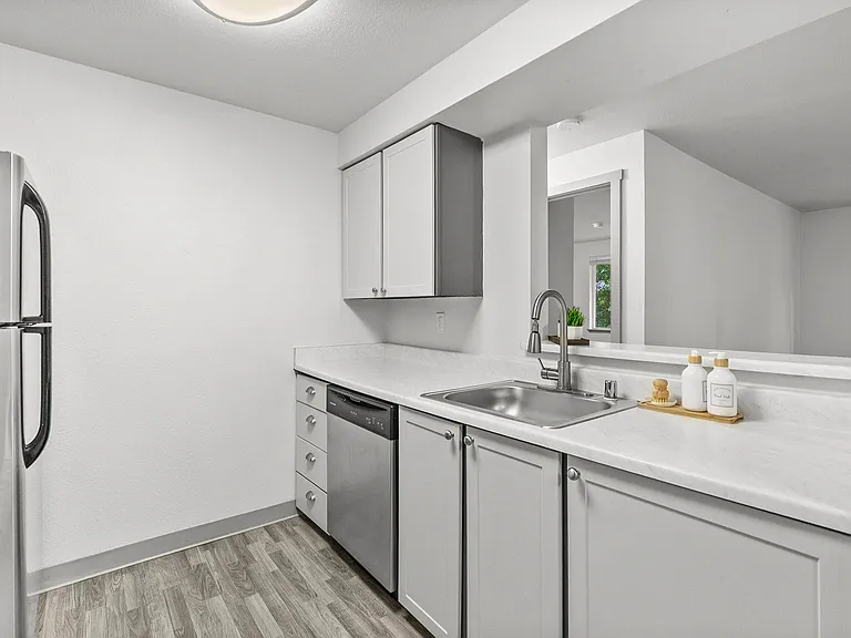 Aero Apartments — Photo 37