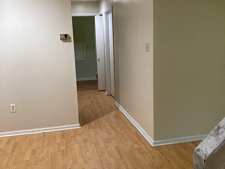 4002 Governors Sq #6 — Photo 9
