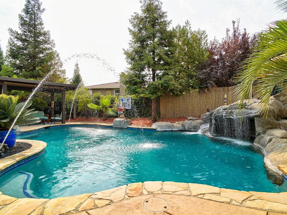 2nd image of 1980 Morella Cir