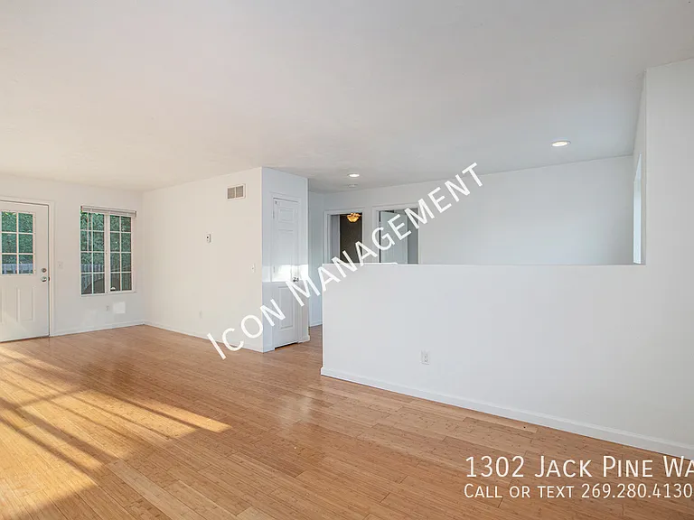 1302 Jack Pine Way — Photo 8