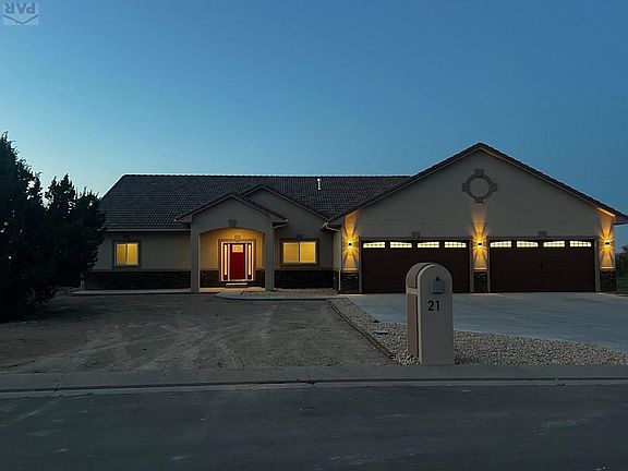 3rd image of 21 Tierra Casa Dr