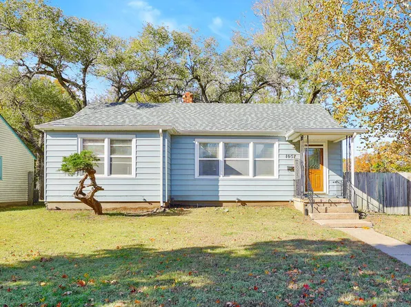1057 N Ridgewood Dr, Wichita, KS 67208