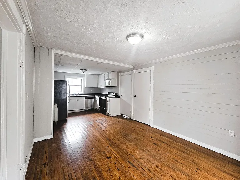 2239 Cobbs St — Photo 6