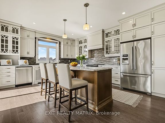 4th image of 401 Bruges St