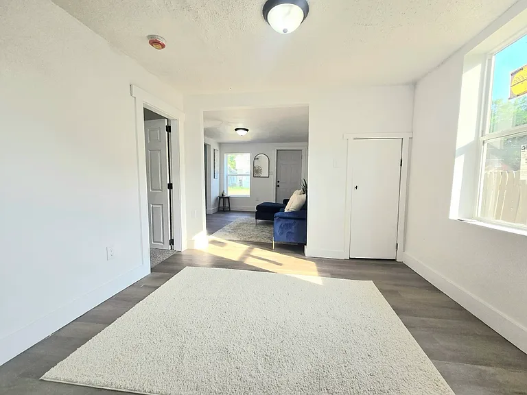 214 Catherine Ave — Photo 6