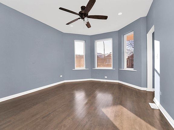 4th image of 2509 S 59th Ct