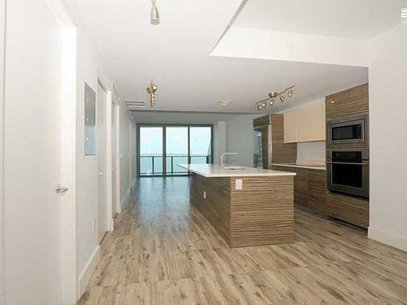 2nd image of 460 NE 28th St APT 804