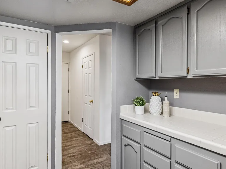 7300 Perera Cir — Photo 12