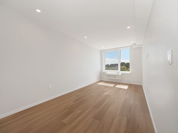 3rd image of 83-07 Queens Blvd #2S