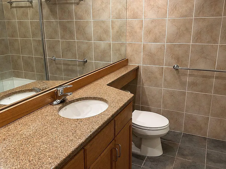 3200 Harris Park Ave — Photo 12