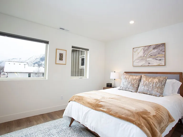 405 Laurel St — Photo 10